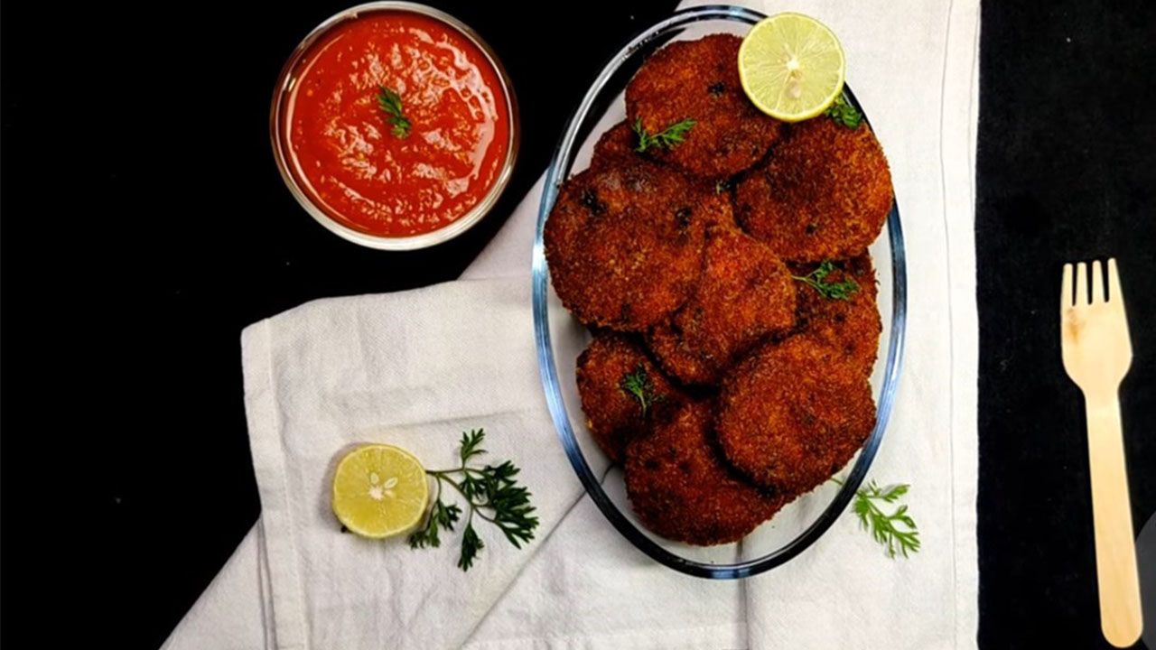 Vegetable Cutlets Served with Savory Tomato Sauce