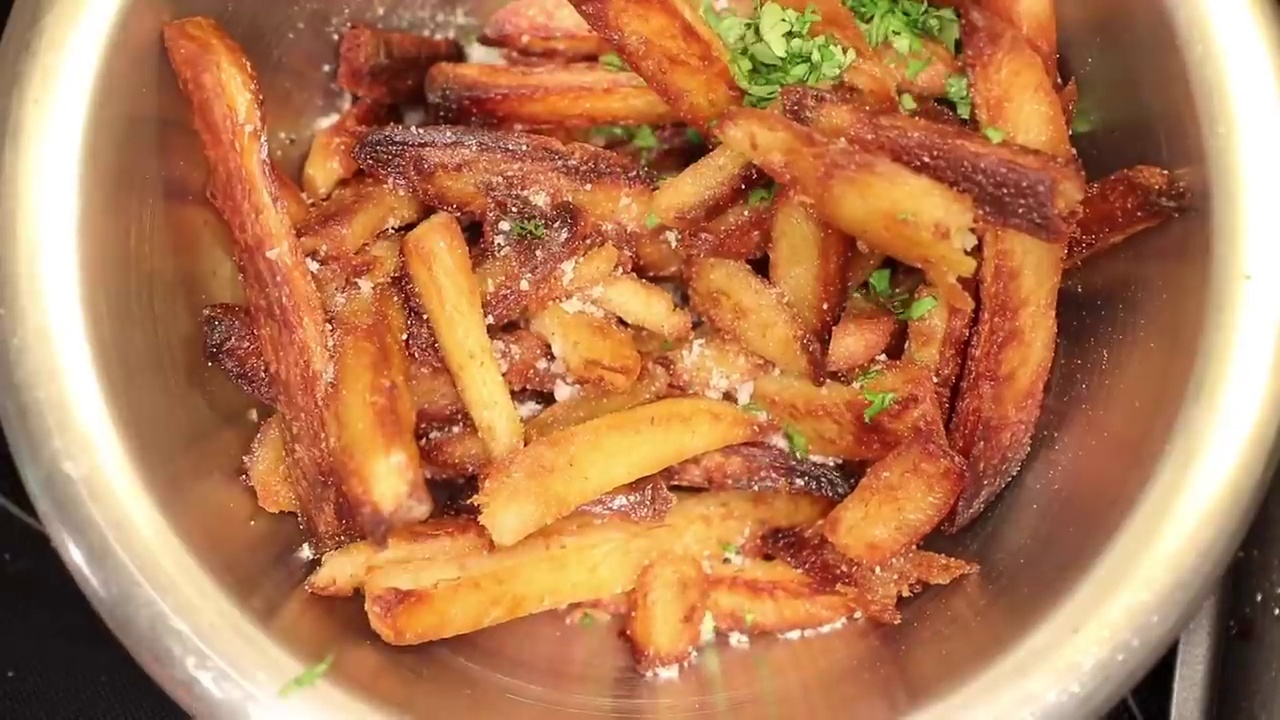 Crispy Salt and Pepper Skillet Fries