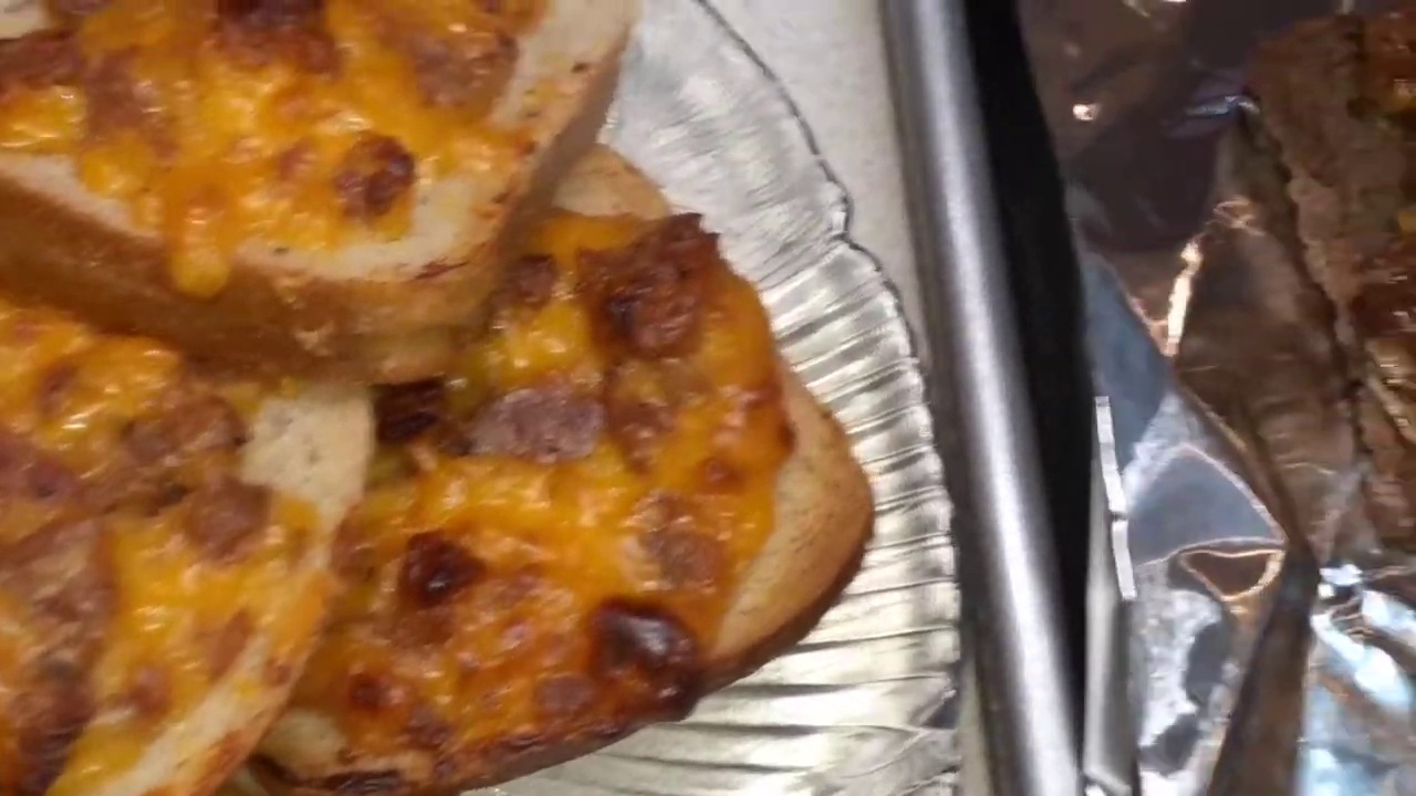 Party-Ready Rye Bread Pizza Bites